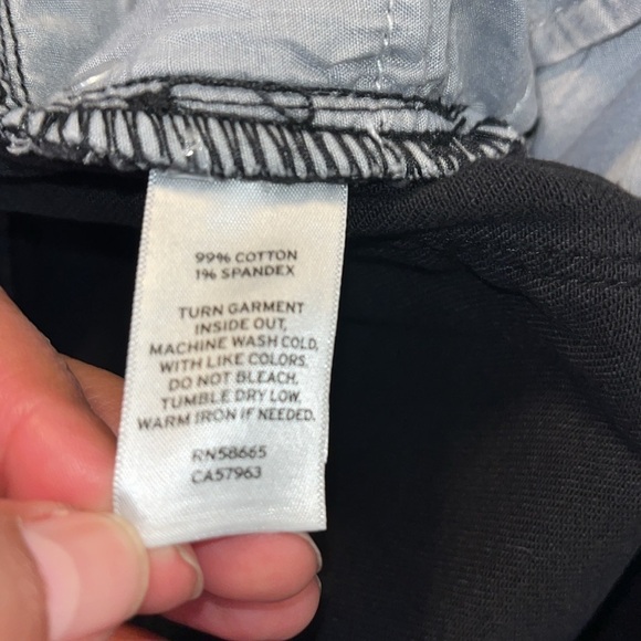 Abound Black Frayed Hem Denim Cutoff
Shorts size 32 from Nordstrom - Picture 4 of 5